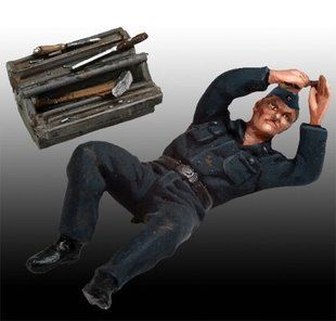 36 мм Luftwaffe Mechanic With Tools WWII. Set II 1:48