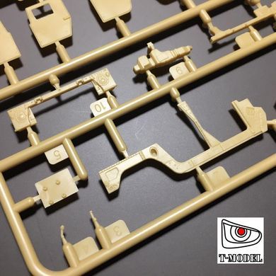 1/72 Автомобіль&nbsp;HMMWV&nbsp;M1114 Up-armored (T-Model TM7201), збірна модель