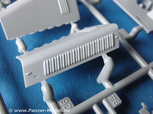1/35 Тягач Sd.Kfz.10/5 c 2-см зенитной пушкой Flak 38, серия Smart Kit (Dragon 6676), сборная модель