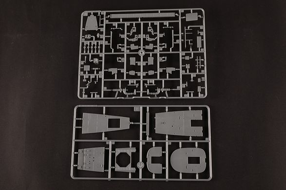 1/48 Бомбардувальник B-24J Liberator, модель з інтер'єром (Hobbyboss 81774), збірна модель