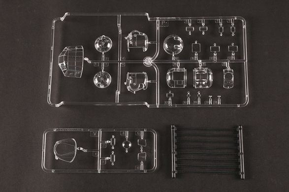 1/48 Бомбардувальник B-24J Liberator, модель з інтер'єром (Hobbyboss 81774), збірна модель