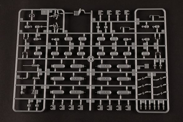 1/48 Бомбардировщик B-24J Liberator, модель с интерьером (Hobbyboss 81774), сборная модель