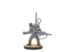 Cadian Shock Trooper with Lasgun and Grenade, миниатюра Warhammer 40.000, пластиковая (Games Workshop)