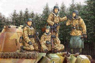 1/35 Німецькі панцергренадери, 4 фігури (HobbyBoss 84404), збірна пластикові