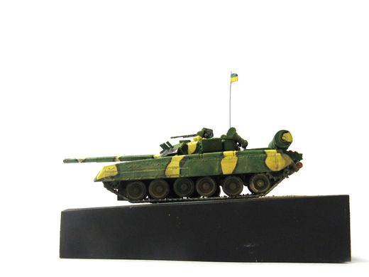 1/72 Танк Т-80УД "Береза", на підставці (авторська робота), готова модель