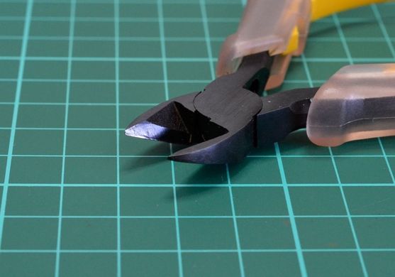 Кусачки-бокорезы с эргономичной ручкой (Artesania Latina 27211 Cutting Pliers with Ergonomic Handle)