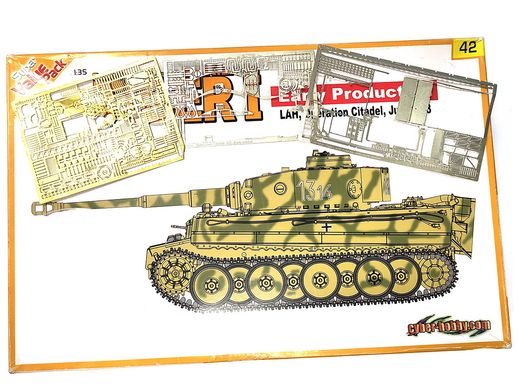 1/35 Pz.Kpfw.VI Ausf.E Tiger early + бонусом частина фототравління Aber (Cyber Hobby 9142), збірна модель