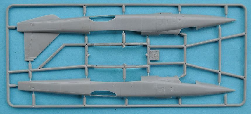 1/72&nbsp;EWR VJ101C-X2&nbsp;німецький експериментальний реактивний винищувач вертикального злету та приземлення (A&A Models 7202), збірна модель