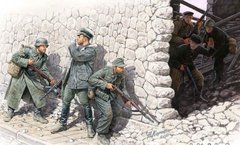 1/35 “Who’s that?”, German Mountain Troops and Soviet Marines, spring 1943 (Master Box 3571)