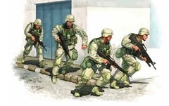 1/35 Американские солдаты в Ираке, 4 фигуры (Trumpeter 00418)
