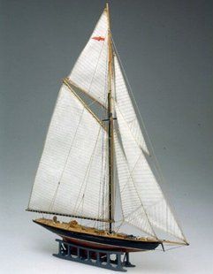 MiniMamoli Крейсерская яхта "Британия" (Britannia) 1:177 мини (MM9)