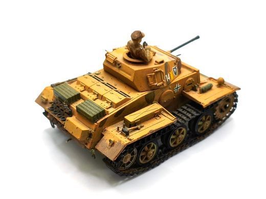 1/35 Немецкий танк Pz.Kpfw.II Ausf.J с фигуркой, готовая модель авторской работы