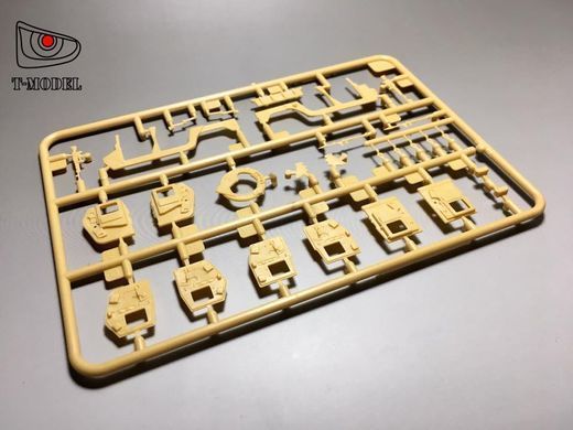 1/72 Автомобіль&nbsp;HMMWV&nbsp;M1114 Up-armored FRAG 5 з баштою GPK (T-Model TM7203), збірна модель