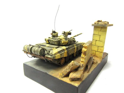 1/72 Танк Т-90, на підставці (авторська робота), готова модель