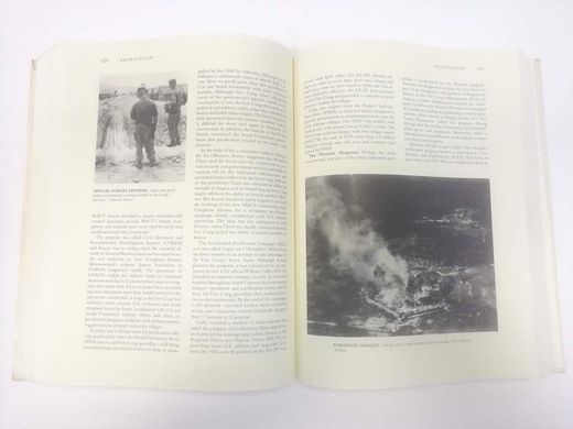 Книга "Encyclopedia of the Vietnam War"&nbsp;Stanley I. Kutler (на английском языке)
