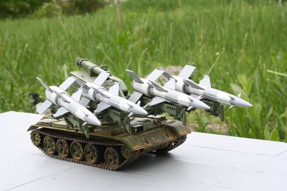 1/72 Самоходный ЗРК С-125М Нева на шасси танка Т-55 (A&A Models 7217) сборная модель