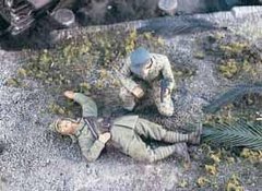 1:35 US Marine and Japanese Officer (2 Figures)