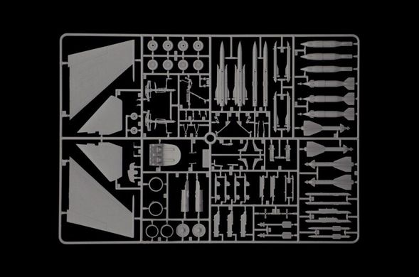 1/72 Сухой Су-34/Су-32ФН реактивний винищувач-бомбардувальник (Italeri 1379), збірна модель