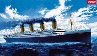 TITANIC 1:400 Титаник