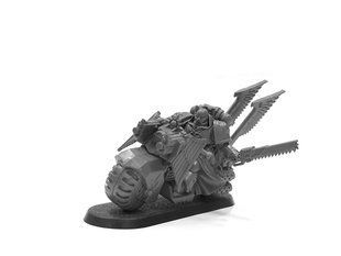 Ravenwing Bike Squadron, озброєний спареними болтганами та ланцюговим мечем, мініатюра Warhammer 40k (Games Workshop), пластикова