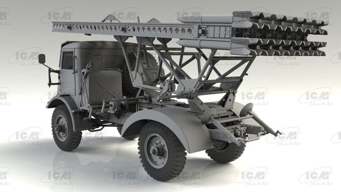 1/35 РСЗО БМ-13-16 на шасси автомобиля W.O.T.8 (ICM 35591), сборная модель