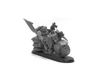 Ravenwing Bike Squadron, озброєний спареними болтганами та болт-пістолетом, мініатюра Warhammer 40k (Games Workshop), пластикова