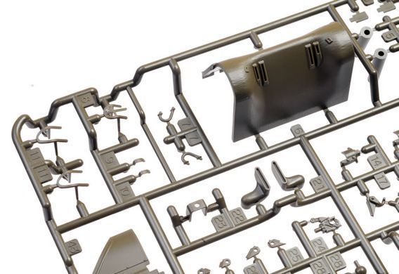 1/35 Танк M4A3E8 Sherman "Easy Eight" на європейському ТВД (Tamiya 35346), збірна модель
