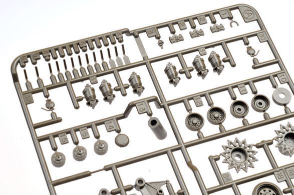 1/35 Танк M4A3E8 Sherman "Easy Eight" на європейському ТВД (Tamiya 35346), збірна модель
