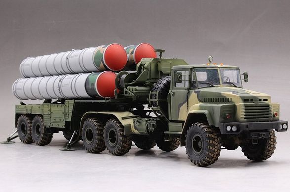 1/35 Ракетний комплекс ЗРК С-300ПМУ: КрАЗ-260 з ракетою 5П85ТЕ (Hobby Boss 85511), збірна модель