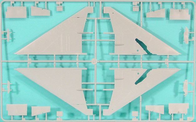 1/32 МіГ-21УМ навчально-бойовий винищувач (Trumpeter 02219) збірна модель