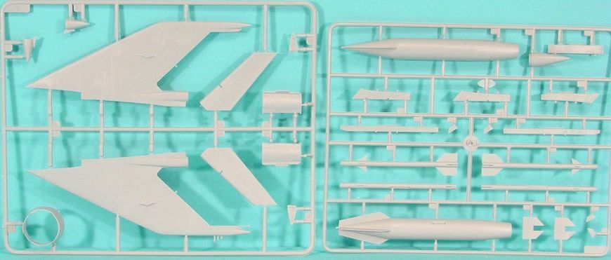 1/32 МіГ-21УМ навчально-бойовий винищувач (Trumpeter 02219) збірна модель