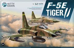 1/32 F-5E Tiger II Fighter + фігурки + смоляні сопла +++ (Kitty Hawk 32018), збірна модель