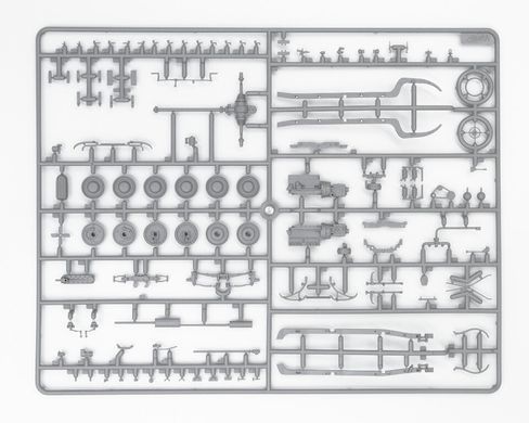 1/35 Германский штабной автомобиль Typ 320 (W142) Saloon с фигурами (ICM 35539), сборная модель