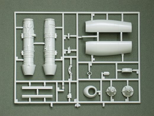 1/32 Heinkel He-162A-2 Salamander немецкий реактивный истребитель (Revell 04723), сборная модель