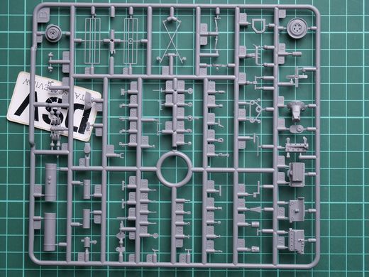 1/35 Kfz.1 з тентом, німецький армійський автомобіль (MiniArt 53003), збірна модель