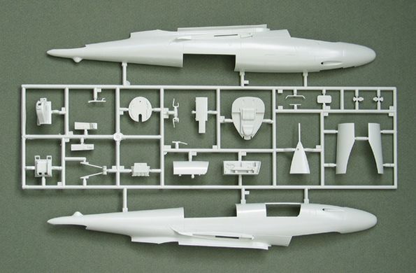 1/32 Heinkel He-162A-2 Salamander немецкий реактивный истребитель (Revell 04723), сборная модель