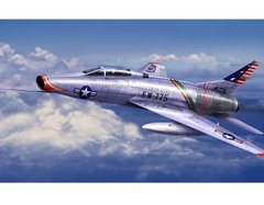 1/72 F-100C Super Sabre американский истребитель-бомбардировщик (Trumpeter 01648), сборная модель