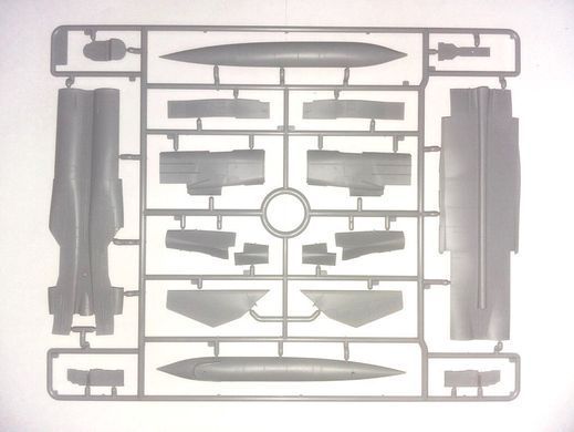 1/72 МиГ-25РБТ самолет-разведчик (ICM 72172), сборная модель