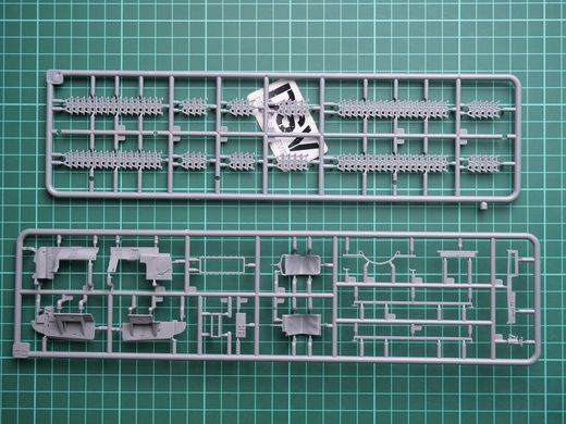 1/35 Raupenschlepper OST RSO/01. Last Production німецький тягач (Miniart 53007), збірна модель