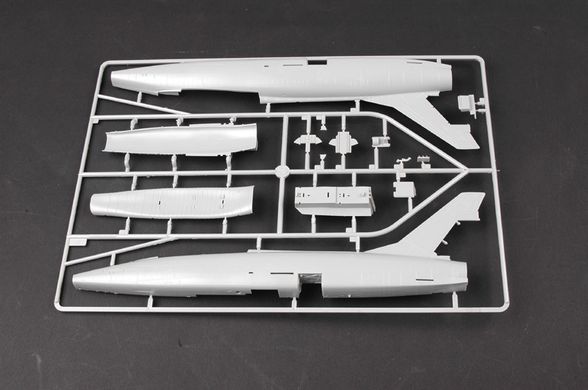 1/48 F-100F Super Sabre американский истребитель (Trumpeter 02840), сборная модель