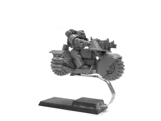Мотоциклист Ravenwing Bike Squadron, снаряженный спаренными болтганами, миниатюра Warhammer 40k (Games Workshop), пластиковая