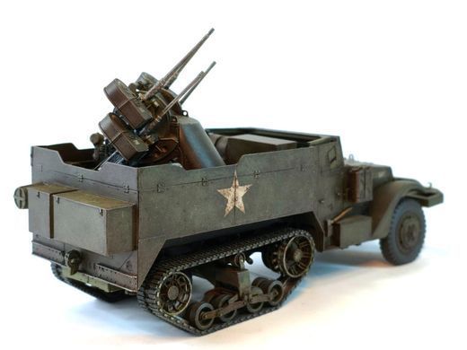 1/35 Зенитная самоходная установка M16 MGMC с пулеметами M2 Browning, готовая модель