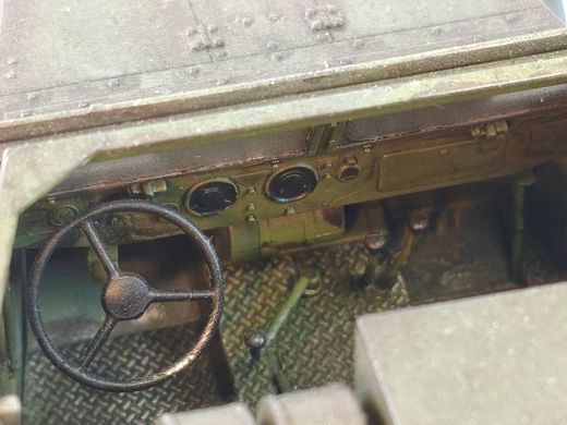 1/35 Зенитная самоходная установка M16 MGMC с пулеметами M2 Browning, готовая модель
