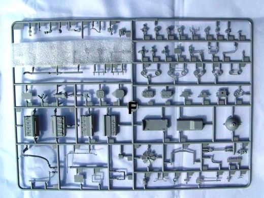 1/35 МТ-ЛБ легкий бронетранспортер, модель з інтер'єром (Trumpeter 05578), збірна модель