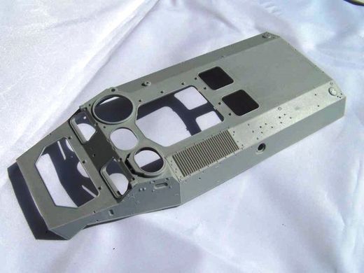 1/35 МТ-ЛБ легкий бронетранспортер, модель з інтер'єром (Trumpeter 05578), збірна модель