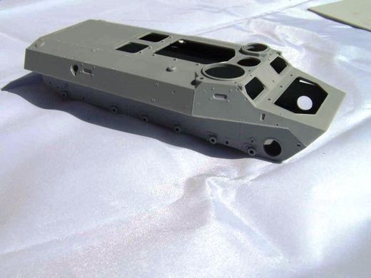 1/35 МТ-ЛБ легкий бронетранспортер, модель з інтер'єром (Trumpeter 05578), збірна модель