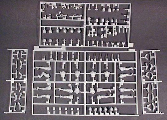 1/35 Германские артиллеристы, 6 фигур + аксессуары (Dragon 6201) сборные пластиковые фигуры