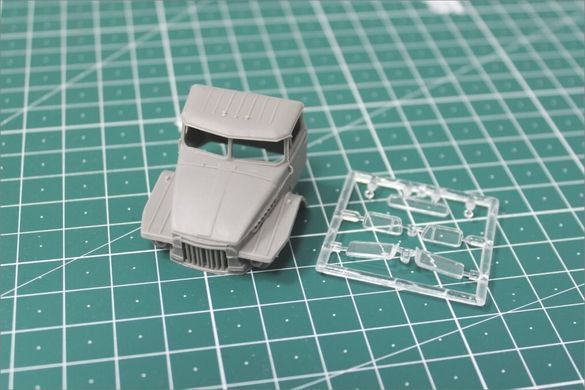 1/72 Урал-375Д армійський вантажний автомобіль (ICM 72711), збірна модель
