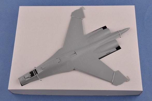 1/48 Сухой Су-27 ранній, реактивний винищувач (Hobby Boss 81712), збірна модель