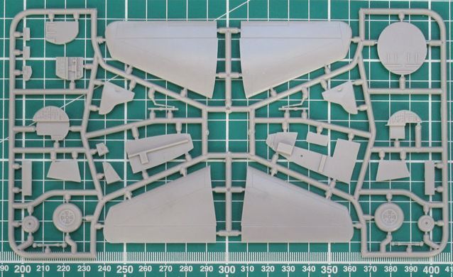 1/72&nbsp;Canberra T.Mk.17 британський літак радіоелектронної боротьби (MikroMir 72-013), збірна модель